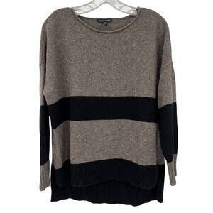 Eileen Fisher women’s yak wool
Blend color block sweater
